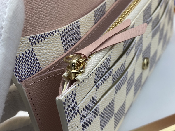 LVコピーウォレット角部分ディテール